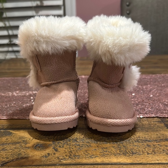 Cozy Pink Kids' Boots with Faux Fur Trim - Picture 1 of 7